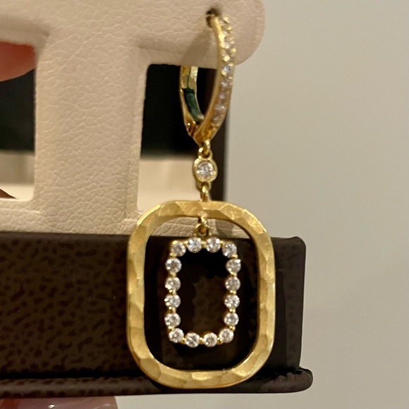 Spectacular 18K Hammered Gold & Diamond Rectangular Norman Covan Earrings - Picture 4 of 7